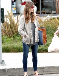 Le-look-du-jour-Jessica-Biel-enceinte_reference